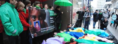 Die-in voor Benetton winkel in Brussel